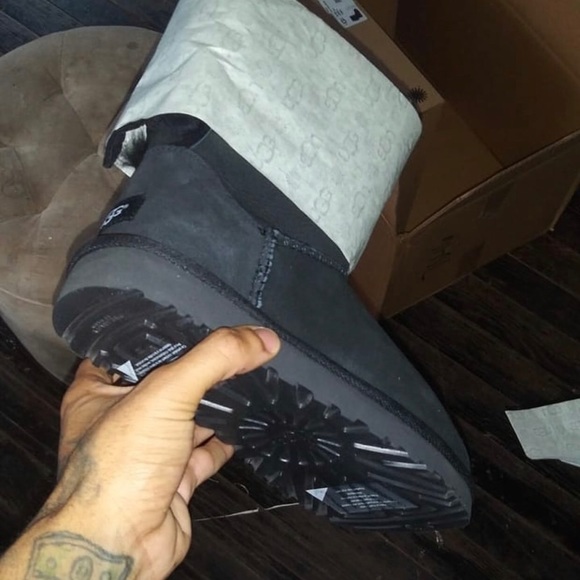 Uggs - Picture 5 of 8